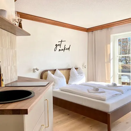 Mit Balkon & Bergblick I Parkplatz I Kueche I Seenaehe Apartament